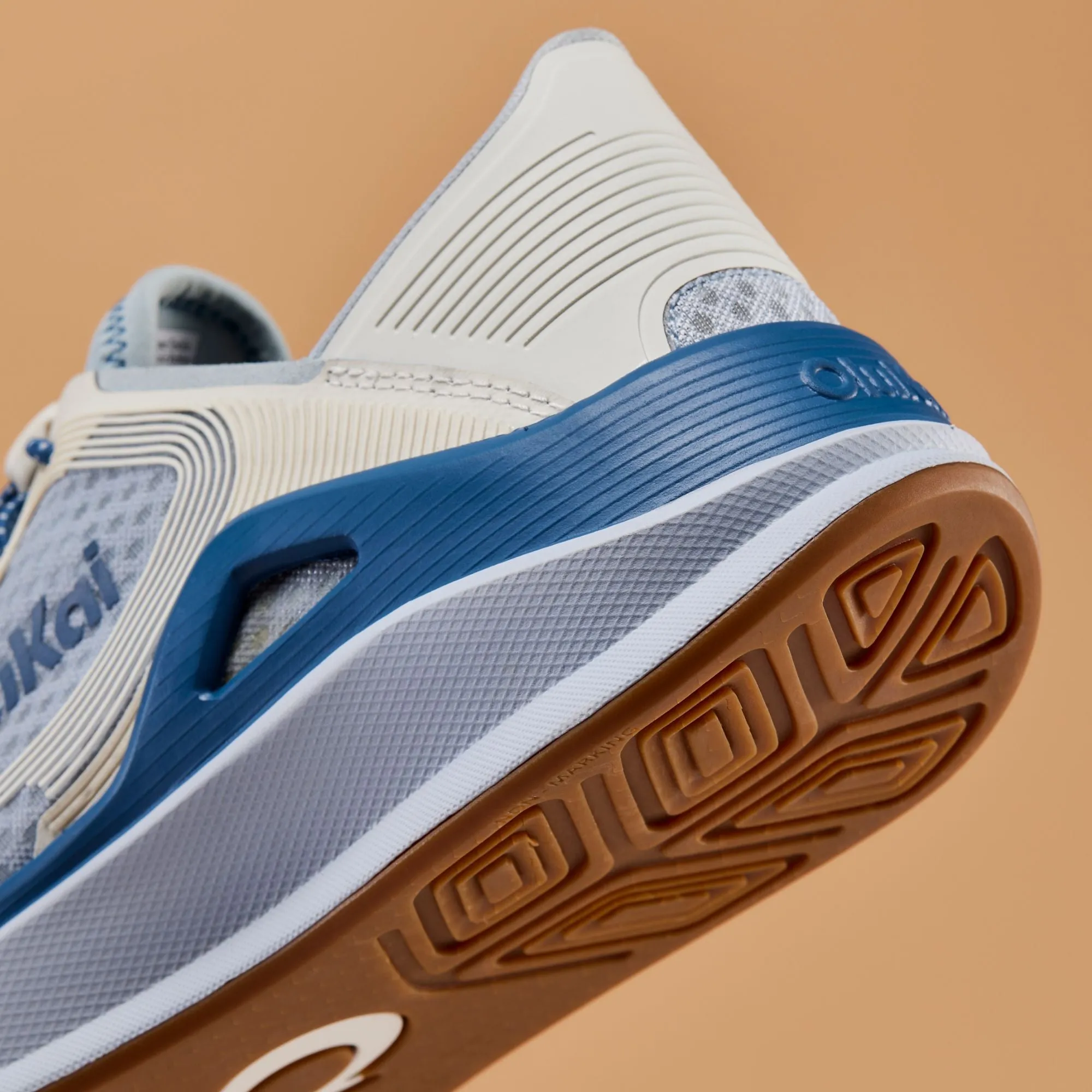 Ahi - Blue Pearl / White Sand