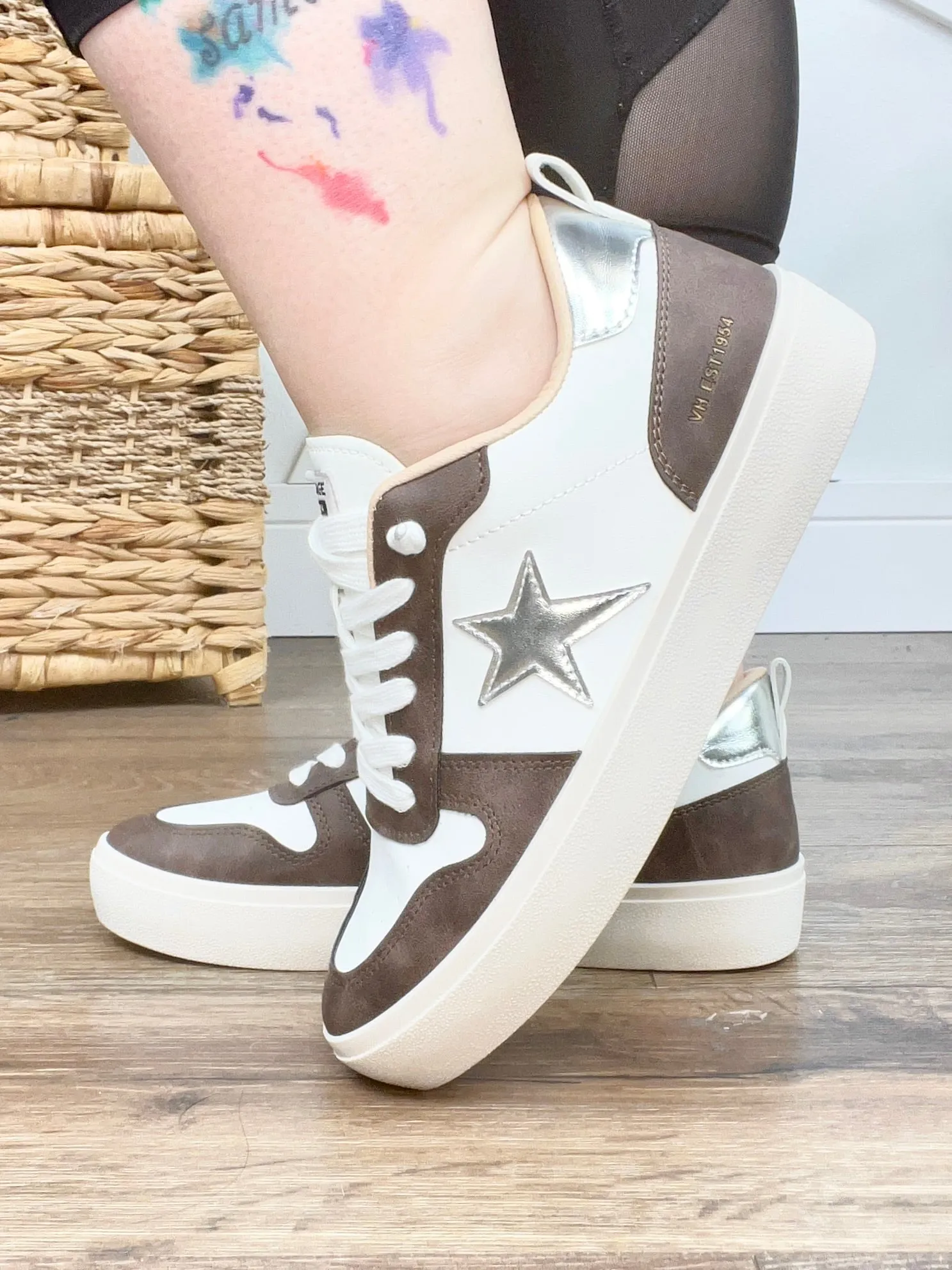Aura Sneakers - Brown Silver