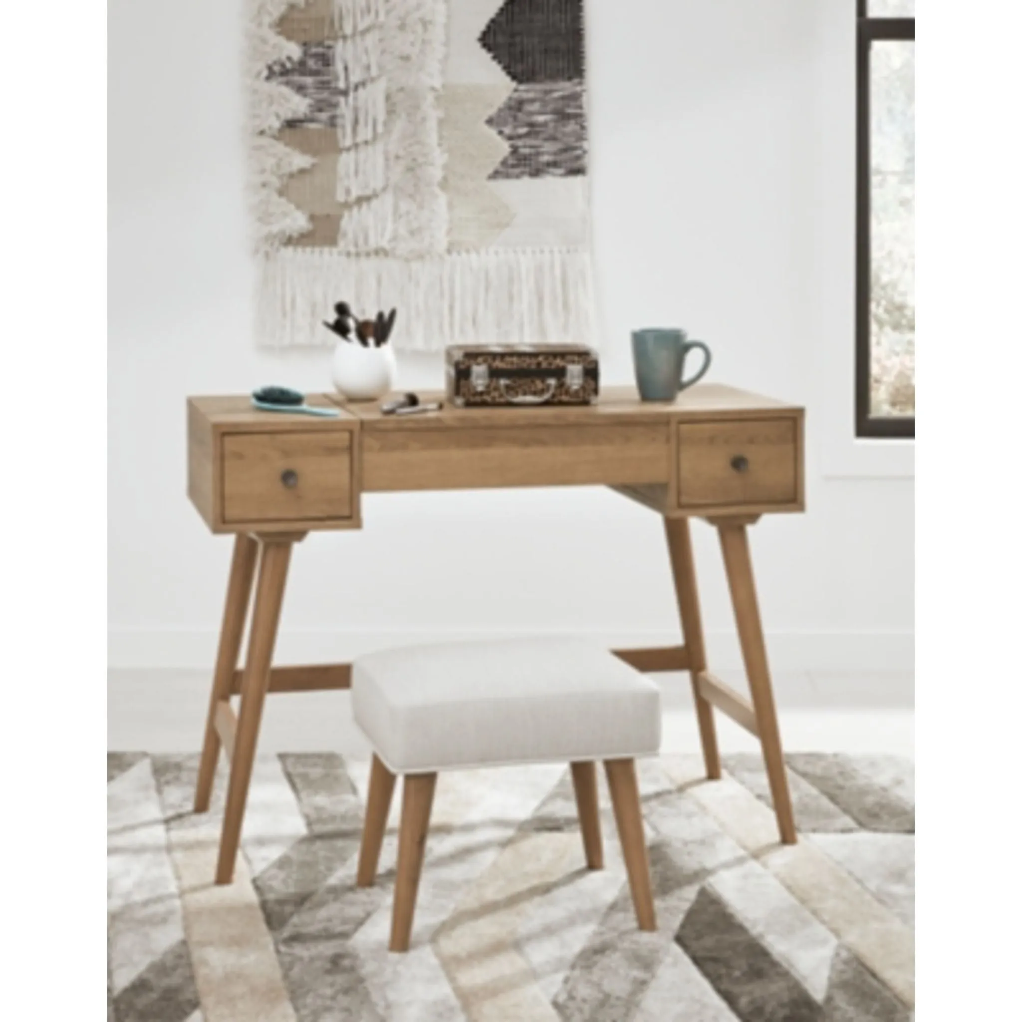 Thadamere Vanity