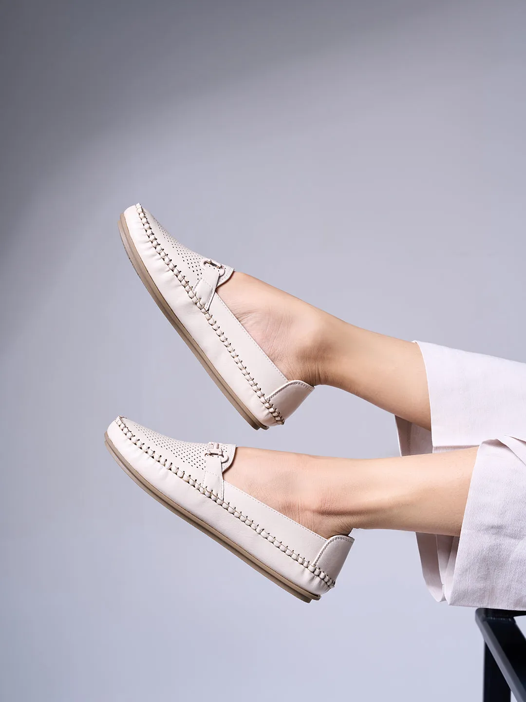 Women's Cream Soft & Flexy Loafers (IU2003)